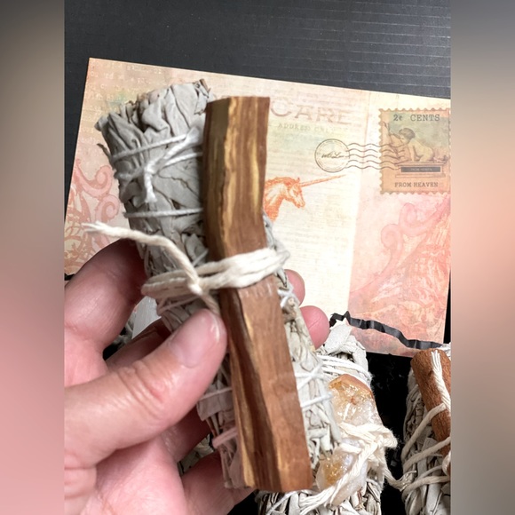 NWT New Beginnings Await: 4-Pack Smudge Stick & Crystal Gift Box - Picture 2 of 5